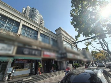 3293平湖市实验小学对面精装美发店转让