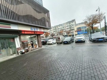 3321嘉兴亿里福超市门口转角熟食店转让