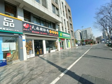 【恭喜成交】3410平湖城区十字路口纯一楼210平火锅店转让