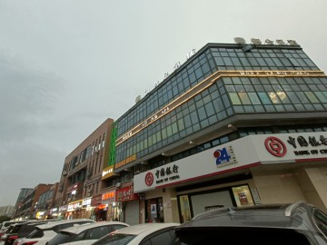 3567西塘桥复星商业街500平米展厅3万急转让